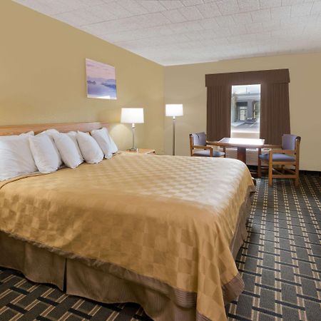 Days Inn By Wyndham Batavia Darien Lake Theme Park מראה חיצוני תמונה