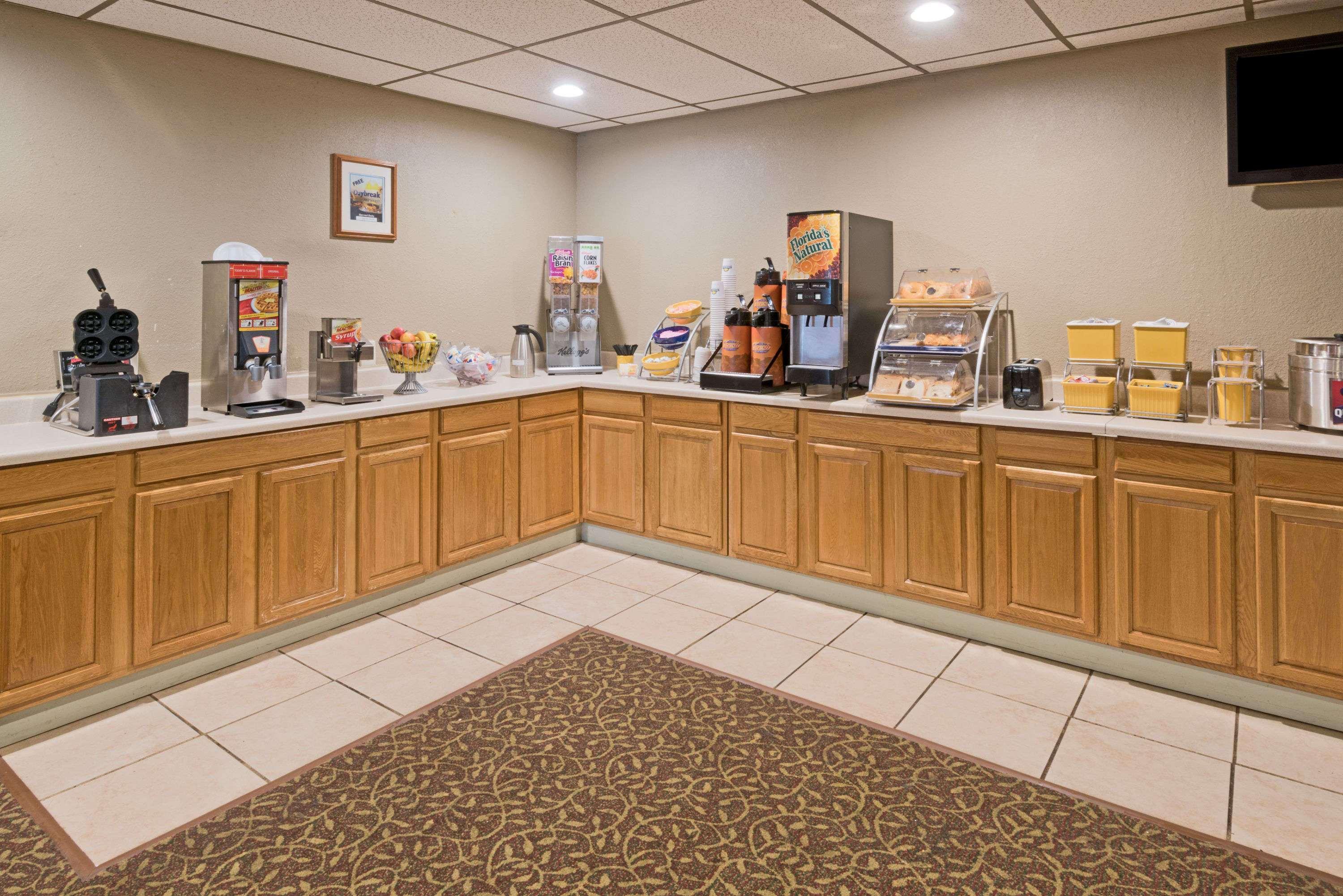 Days Inn By Wyndham Batavia Darien Lake Theme Park מראה חיצוני תמונה