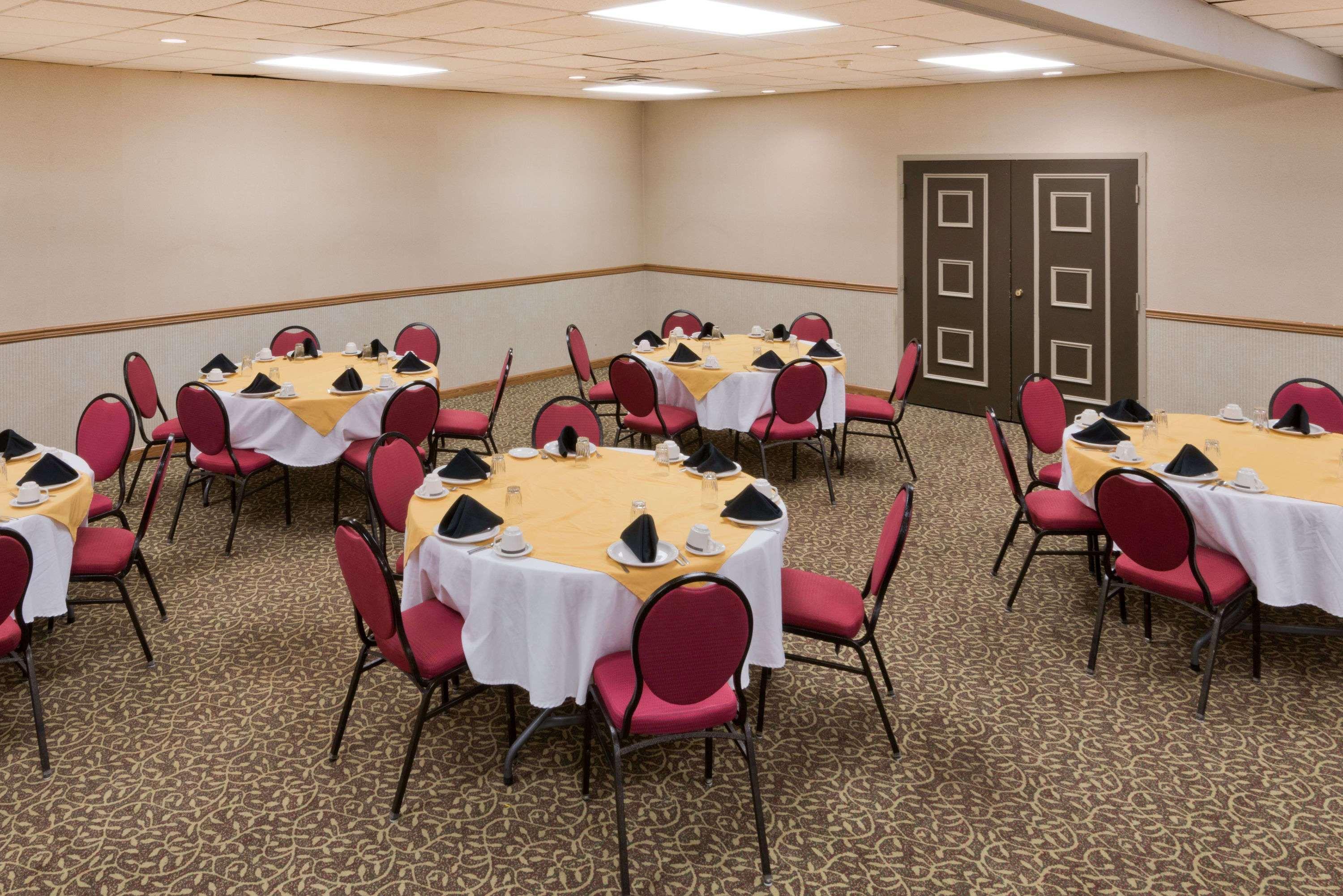Days Inn By Wyndham Batavia Darien Lake Theme Park מראה חיצוני תמונה