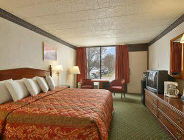 Days Inn By Wyndham Batavia Darien Lake Theme Park מראה חיצוני תמונה