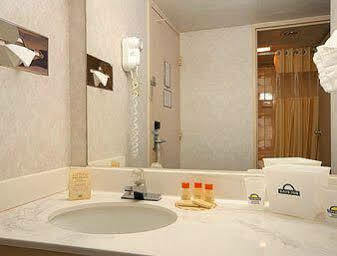 Days Inn By Wyndham Batavia Darien Lake Theme Park מראה חיצוני תמונה